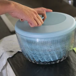 CENTRIFUGA INSALATA CON COPERCHIO Ø26CM 'SPIN&STORE' "PREPARATION"