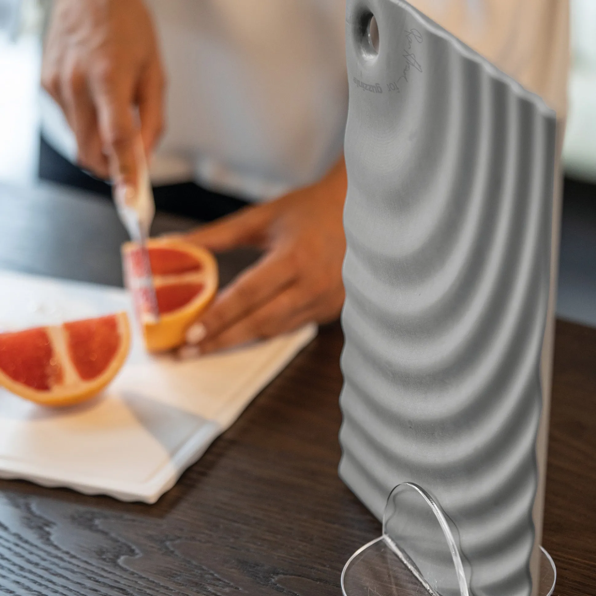 SET 2 TAGLIERI CON BASE "ICONS"